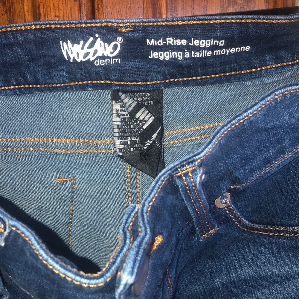 Distressed jeans - Picture 3 of 3
